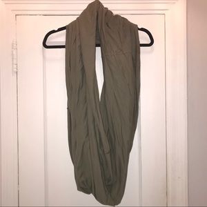 American Apparel Green Circle Scarf